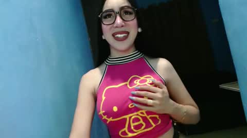 Snapshot of sexy_emily92 chatting on February 27, 9:53 am sexy_emily92 online show from February 27, 9:53 am