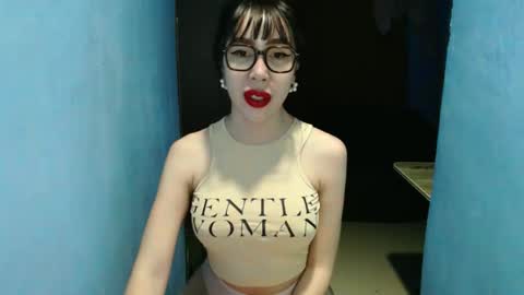 Snapshot of sexy_emily92 chatting on March 30, 12:28 pm sexy_emily92 online show from March 30, 12:28 pm