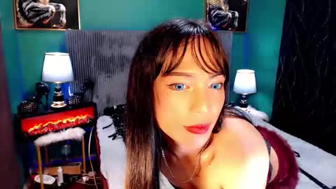 lovelyfebe  online show from April 15, 4:25 pm