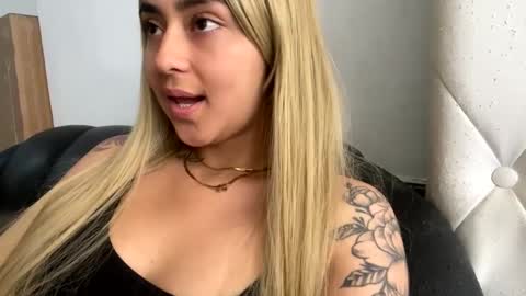 Snapshot of sexy_foxx_ chatting on February 7, 5:40 pm Antonella online show from February 7, 5:40 pm