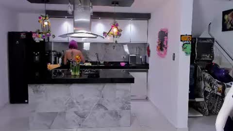 WENDY  MAX  AND VICKY online show from July 1, 4:14 am