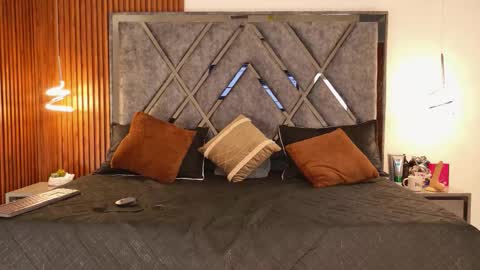 Snapshot of sexy_hot_milf_ chatting on October 20, 11:43 am Dafne online show from October 20, 11:43 am