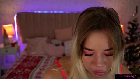 Snapshot of sexy_ira chatting on December 23, 9:49 am Ira online show from December 23, 9:49 am