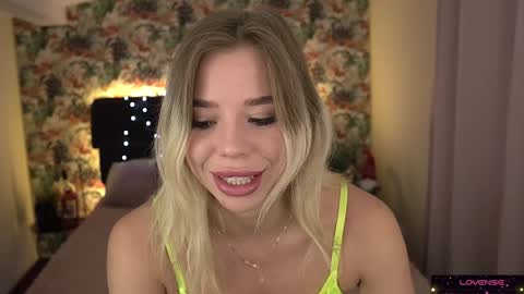 Snapshot of sexy_ira chatting on January 1, 12:11 pm Ira online show from January 1, 12:11 pm