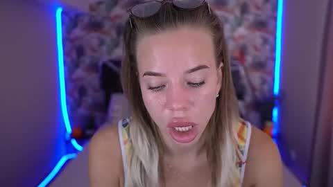 Snapshot of sexy_ira chatting on October 24, 6:32 am Ira online show from October 24, 6:32 am