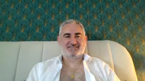 Snapshot of sexy_italiandaddy chatting on June 19, 7:01 am Antonio online show from June 19, 7:01 am