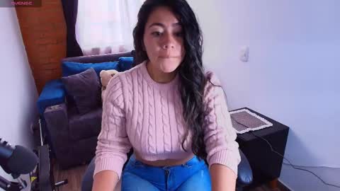 laura  online show from February 16, 10:50 pm