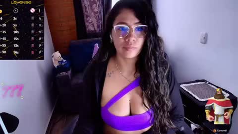 laura  online show from May 13, 8:49 pm