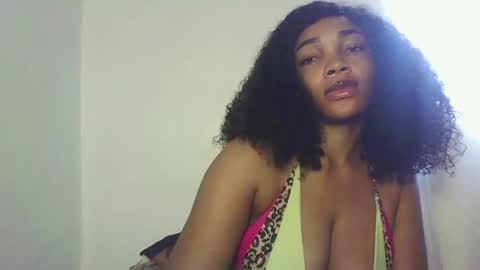 Snapshot of sexy_kitty881 chatting on September 28, 12:32 pm Sexy kitty881 online show from September 28, 12:32 pm