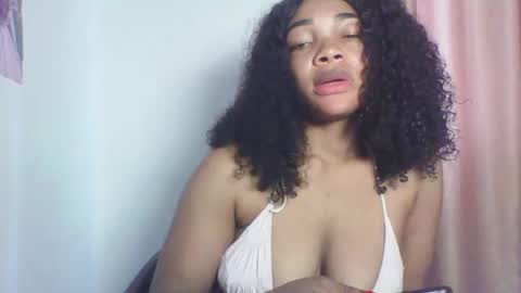 Snapshot of sexy_kitty881 chatting on October 6, 9:29 am Sexy kitty881 online show from October 6, 9:29 am