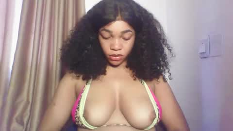 Snapshot of sexy_kitty881 chatting on October 25, 10:34 am Sexy kitty881 online show from October 25, 10:34 am