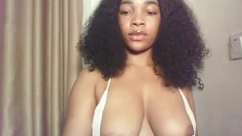 Snapshot of sexy_kitty881 chatting on October 29, 6:09 pm Sexy kitty881 online show from October 29, 6:09 pm