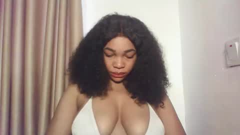 Snapshot of sexy_kitty881 chatting on October 30, 7:21 am Sexy kitty881 online show from October 30, 7:21 am