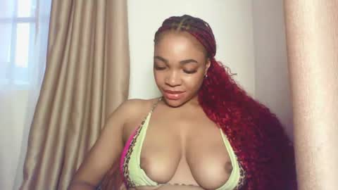 Snapshot of sexy_kitty881 chatting on November 5, 3:34 pm Sexy kitty881 online show from November 5, 3:34 pm