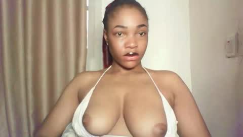 Snapshot of sexy_kitty881 chatting on December 17, 7:03 am Sexy kitty881 online show from December 17, 7:03 am