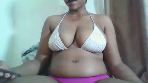 Snapshot of sexy_kitty881 chatting on January 13, 7:46 am Sexy kitty881 online show from January 13, 7:46 am