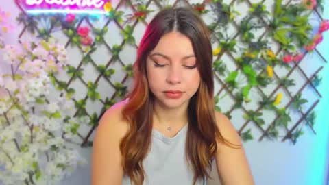 Snapshot of sexy_lily20 chatting on December 5, 2:53 am Lily online show from December 5, 2:53 am