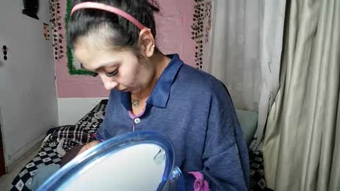 sexy lolas online show from October 2, 3:46 am