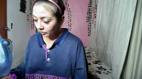 sexy lolas online show from November 14, 4:33 am