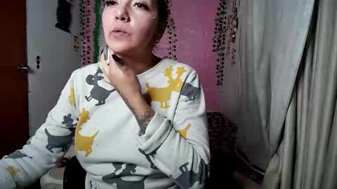 sexy lolas online show from November 27, 3:08 am