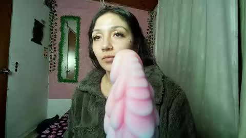 sexy lolas online show from December 14, 9:03 am