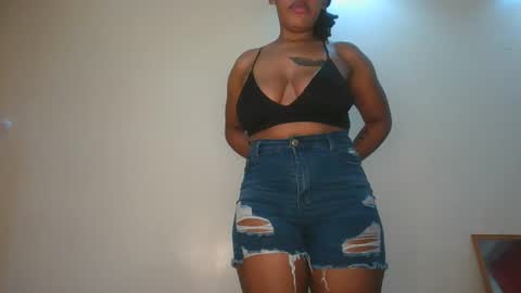 sexy_lyna online show from May 4, 1:12 am