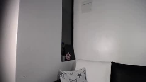 Snapshot of sexy_mia6 chatting on April 16, 5:19 am sexy_mia6 online show from April 16, 5:19 am