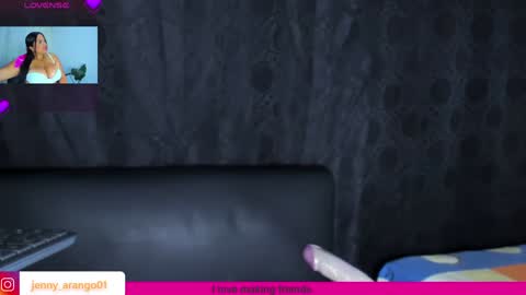 Snapshot of sexy_milfy01 chatting on December 20, 11:37 pm Jenny I am a freelance model online show from December 20, 11:37 pm