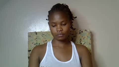 Molyne online show from May 14, 1:18 pm