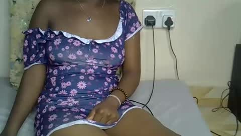 Molyne online show from May 21, 2:02 pm