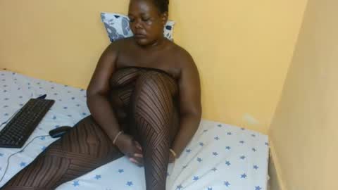 sexy_mummy25 online show from December 20, 12:18 am