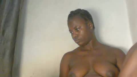 sexy_petitqueen online show from May 6, 4:08 am