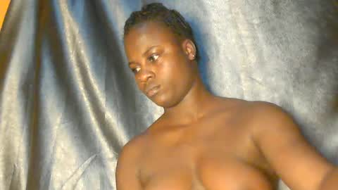 sexy_petitqueen online show from May 11, 4:29 am