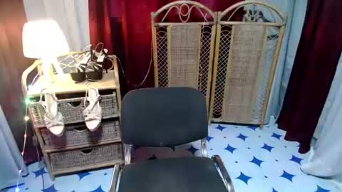 Snapshot of sexy_pussy143 chatting on March 10, 7:35 am angela online show from March 10, 7:35 am