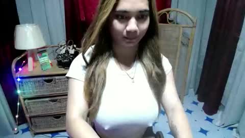 Snapshot of sexy_pussy143 chatting on March 16, 2:06 am angela online show from March 16, 2:06 am