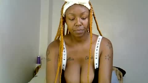 Snapshot of sexy_quinter chatting on June 27, 1:50 pm Quinter online show from June 27, 1:50 pm