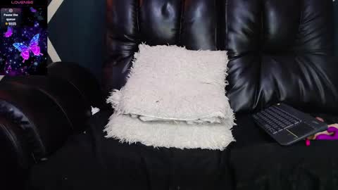 karoline online show from March 11, 2:54 am