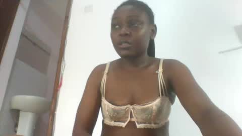 Snapshot of sexy_shanice chatting on September 30, 12:32 pm Sexy shanice online show from September 30, 12:32 pm