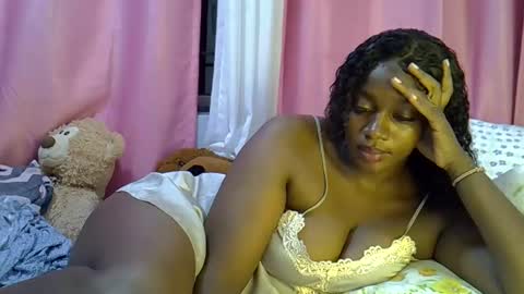 laura online show from May 17, 5:42 pm