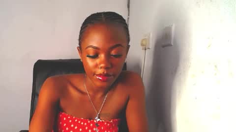 Snapshot of sexy_slimebony chatting on October 26, 9:42 pm Rae online show from October 26, 9:42 pm