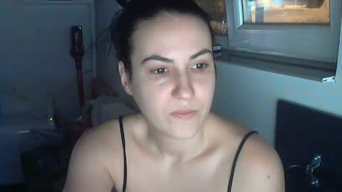 Snapshot of sexy_slimm25 chatting on February 18, 8:58 pm Slimm online show from February 18, 8:58 pm