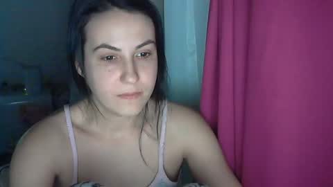 Snapshot of sexy_slimm25 chatting on February 26, 10:09 pm Slimm online show from February 26, 10:09 pm