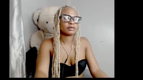 Snapshot of sexy_sophya chatting on March 8, 7:23 am sophia online show from March 8, 7:23 am