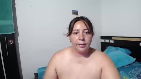 Snapshot of sexy_ticki chatting on October 16, 10:33 pm janel online show from October 16, 10:33 pm