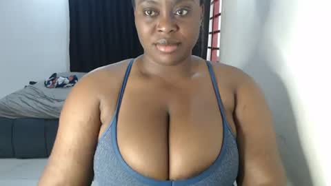 Snapshot of sexy_wet_ria chatting on June 29, 7:47 am ria online show from June 29, 7:47 am