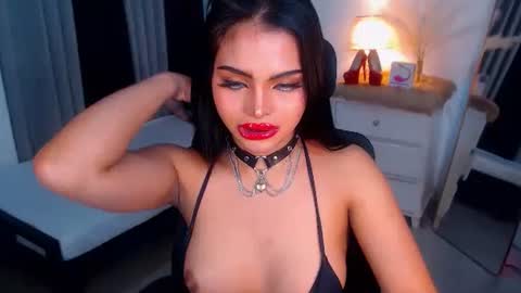 Snapshot of sexyadrianaqueents chatting on February 4, 6:14 am YOUR MISTRESS GODDESSS ADRIANA online show from February 4, 6:14 am