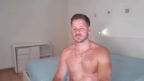 Snapshot of sexyandmarried chatting on January 18, 11:11 am sexyandmarried online show from January 18, 11:11 am