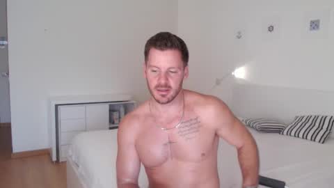 Snapshot of sexyandmarried chatting on January 22, 1:32 pm sexyandmarried online show from January 22, 1:32 pm