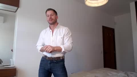 Snapshot of sexyandmarried chatting on December 19, 2:35 pm sexyandmarried online show from December 19, 2:35 pm