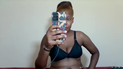 sexyapple2002 online show from February 13, 7:10 pm